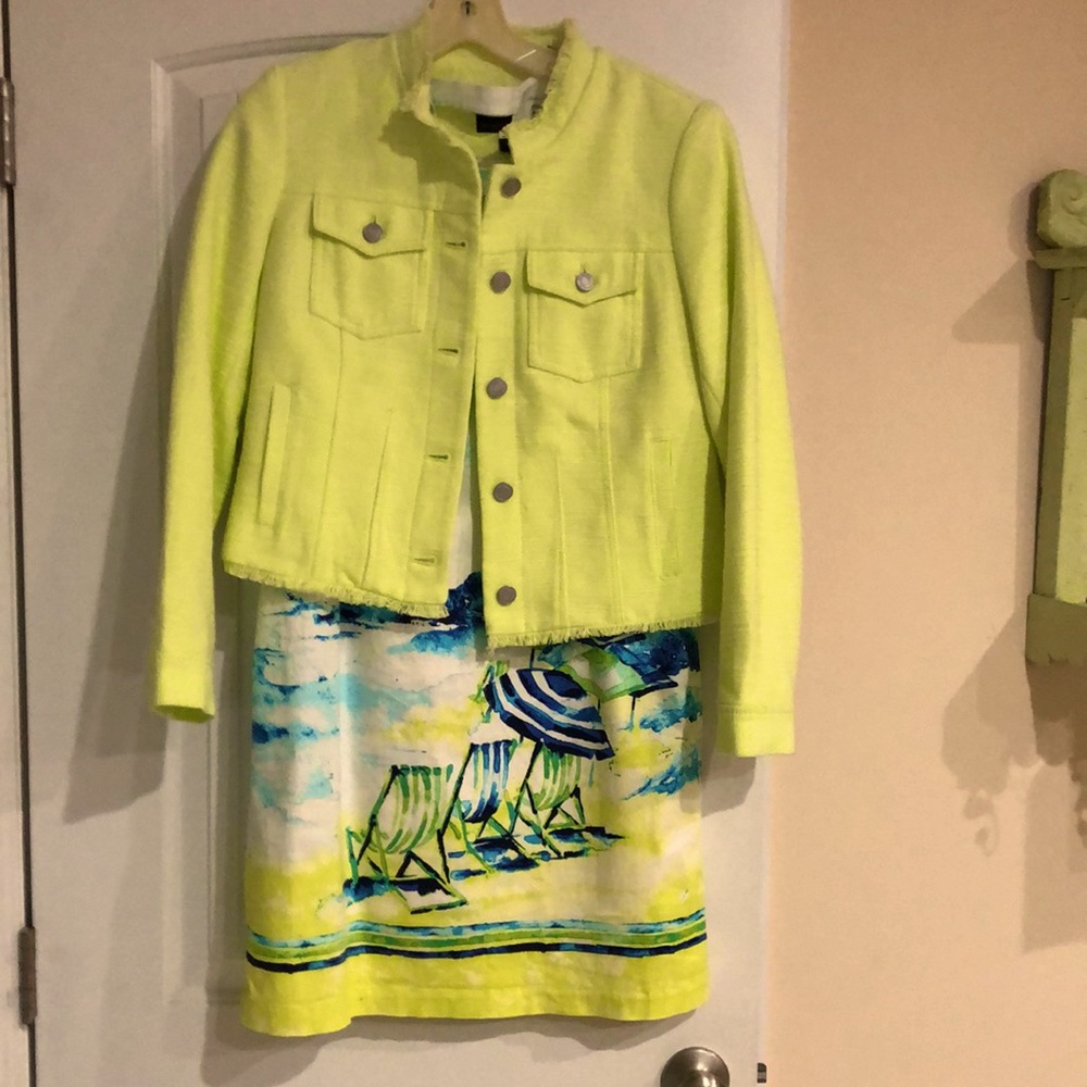 Look how beautiful these 2 items I hav posted individually….Spring is coming..